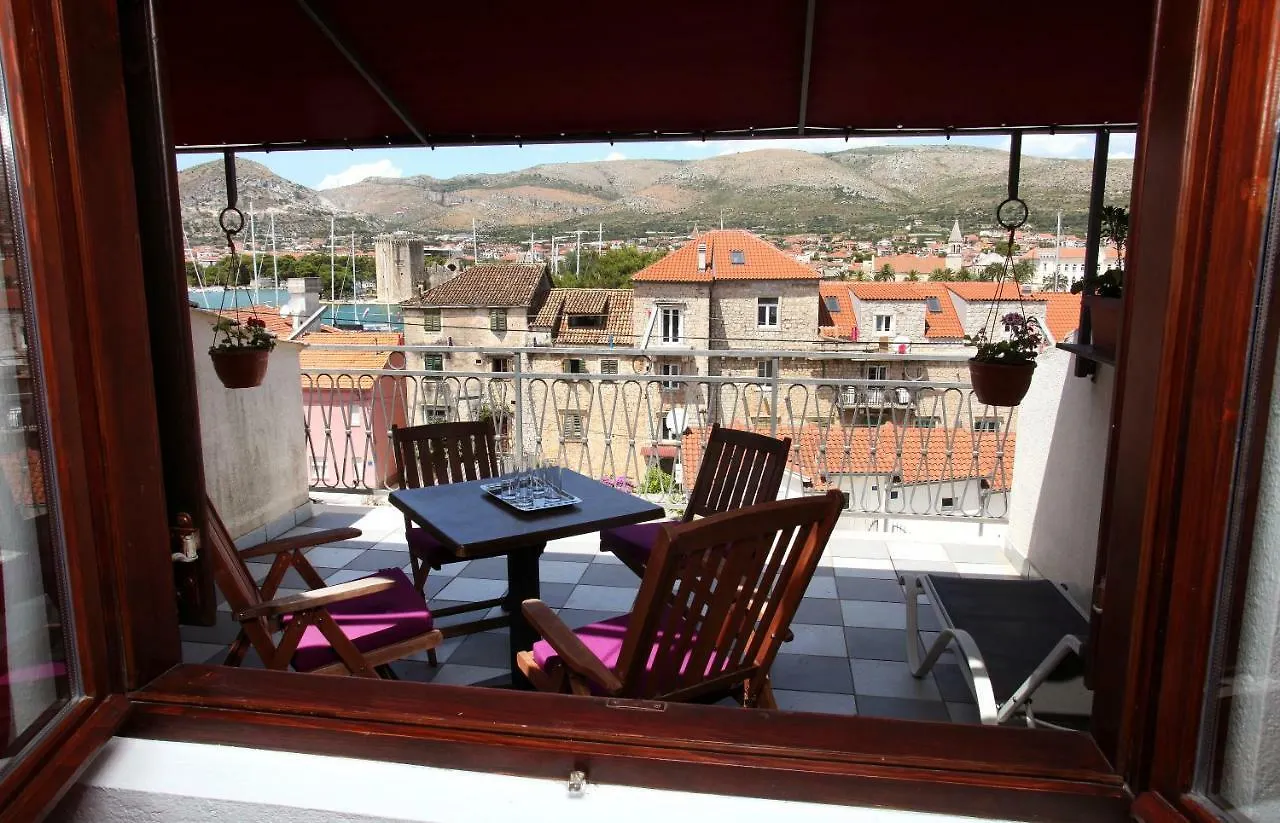 Guesthouse Kate Traù 3*,
