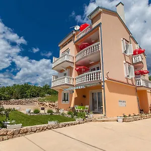 apartments-villa-americana.primorje-gorskikotar.com/