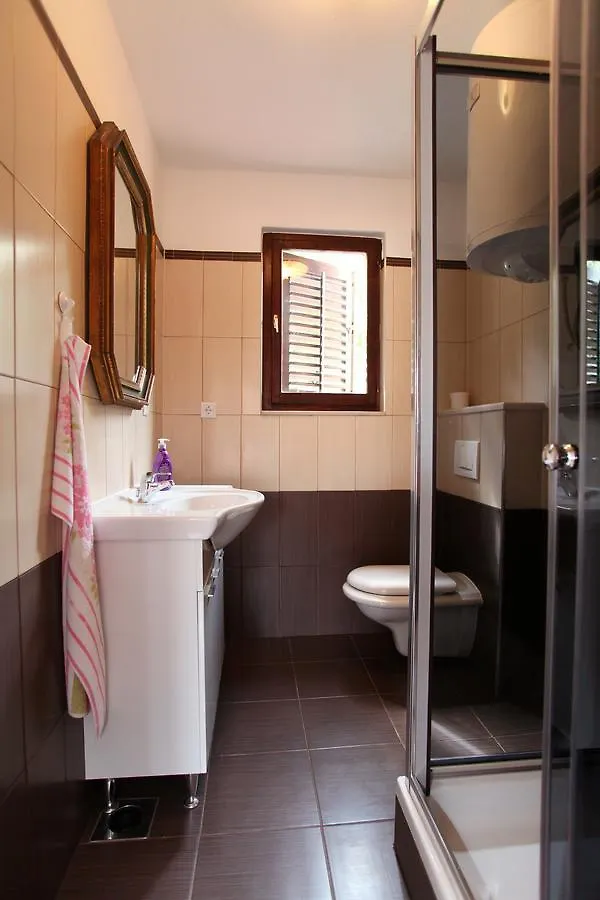 Guesthouse Kate Trogir 3*,