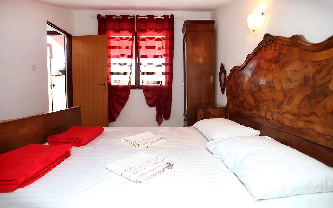Guesthouse Kate Trogir